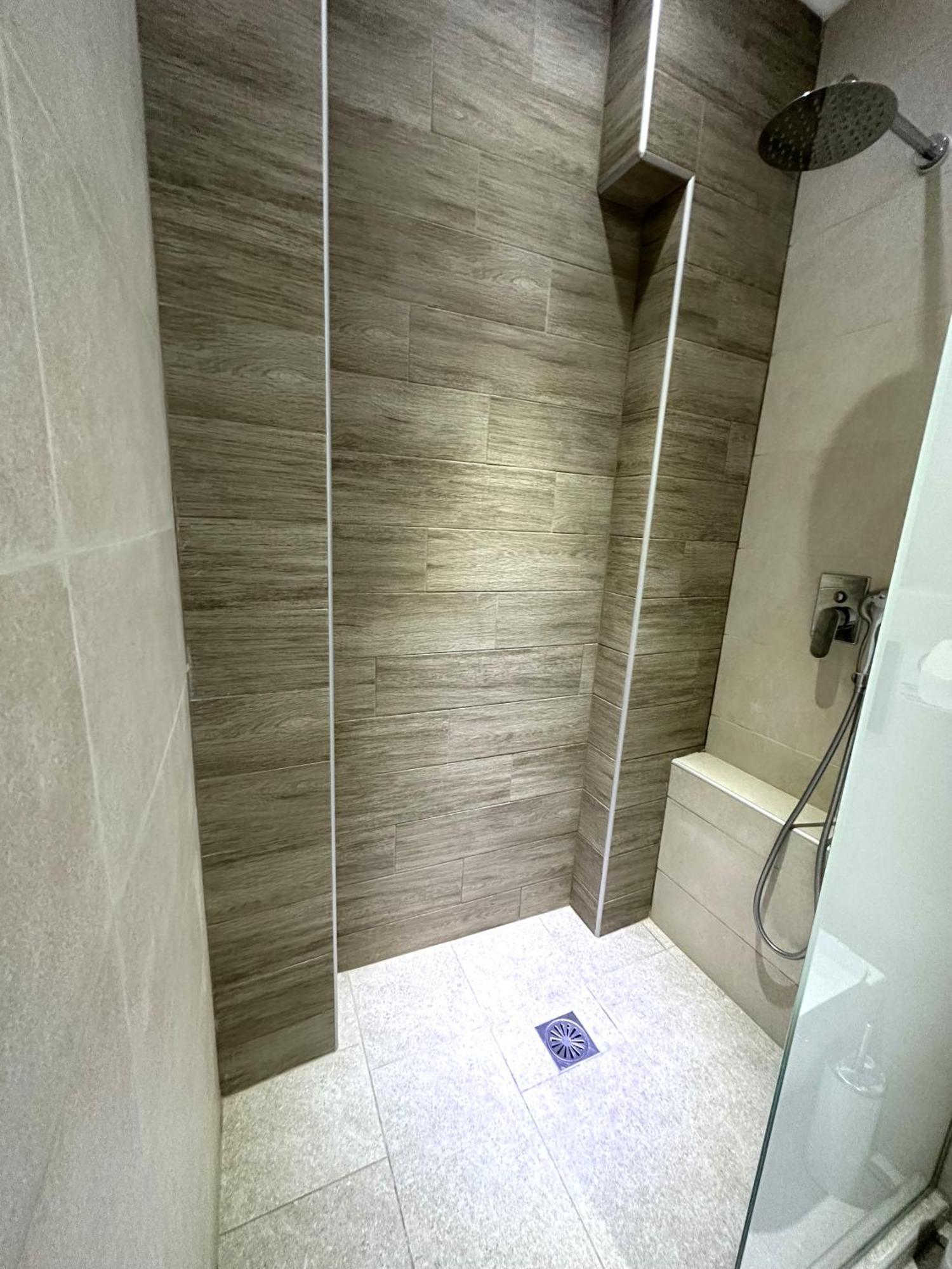 Navarino Luxe Suites Peraía Екстериор снимка